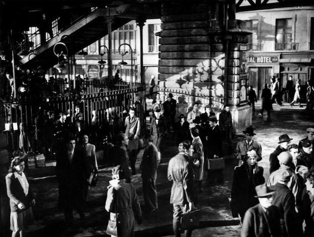 MÉTRO BARBÈS-CINÉMA